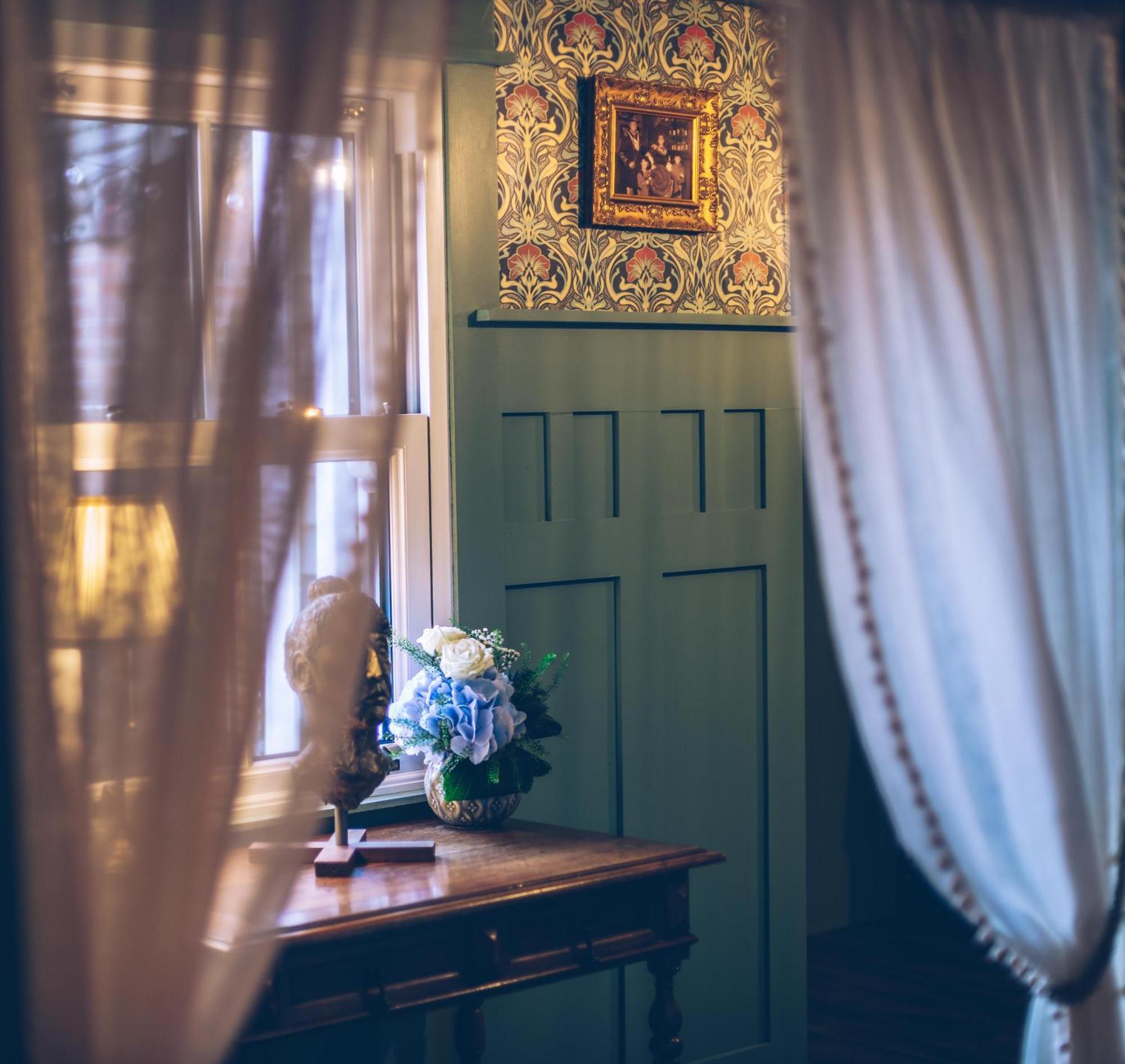 Sheddington Manor - 2 Bedroom Guest House & Cinema 贝尔法斯特 外观 照片