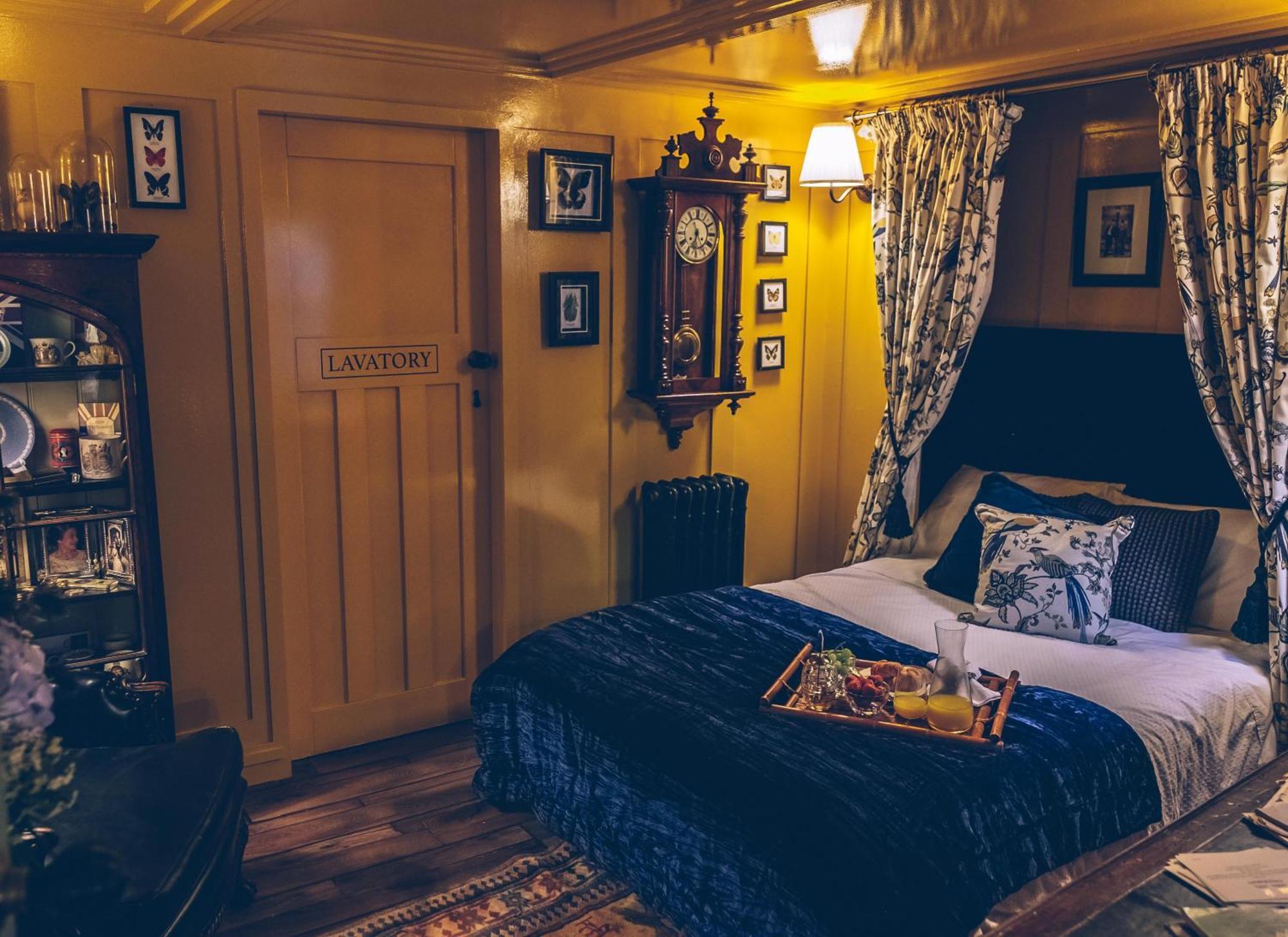 Sheddington Manor - 2 Bedroom Guest House & Cinema 贝尔法斯特 外观 照片