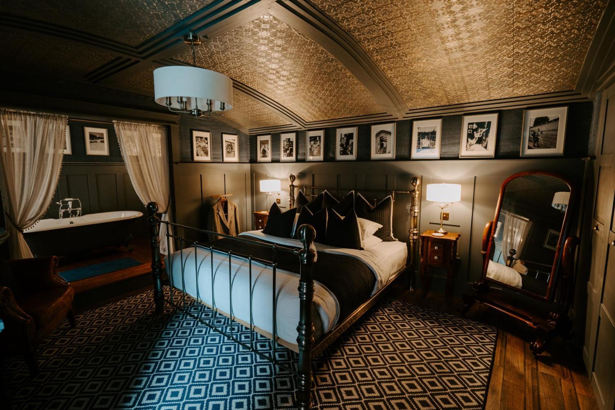 Sheddington Manor - 2 Bedroom Guest House & Cinema 贝尔法斯特 外观 照片